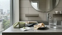 寝不足の翌朝、どっちを使う?:40代のゆらぎ肌を整える「寝るバーム」と「冷却マスク」